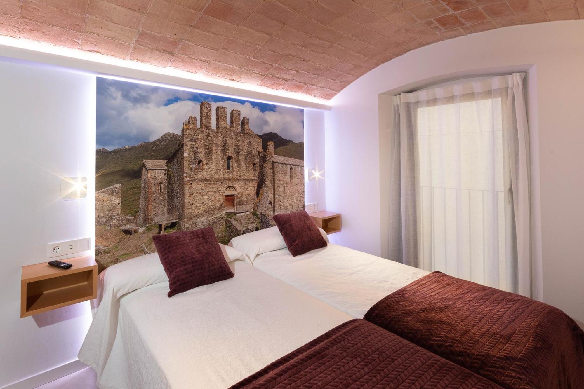 C&C Apartments Figueres  Zewnętrze zdjęcie